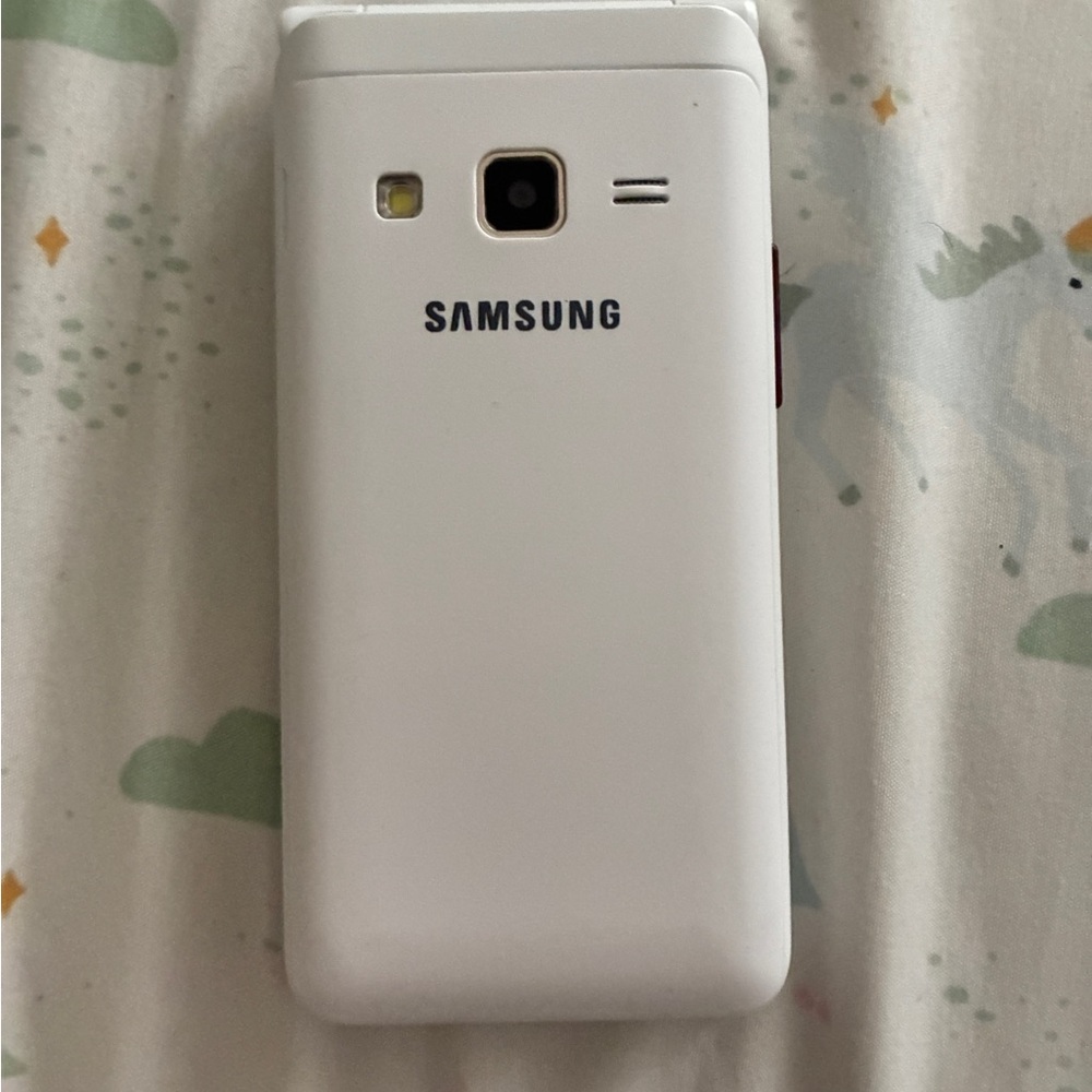 Samsung Galaxy Folder G1600 flip phone